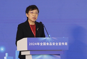 海關(guān)總署黨委委員、政治部主任呂偉紅_副本.jpg